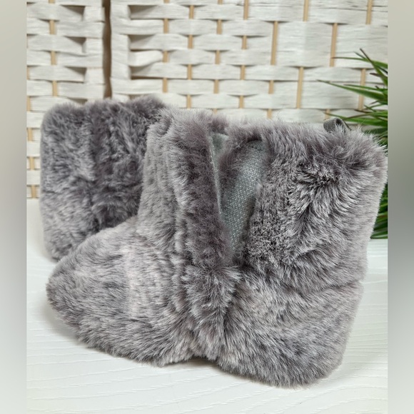 Rising Star Cozy Gray Faux Fur Baby Booties|Boots 6-9 Months - Picture 9 of 9